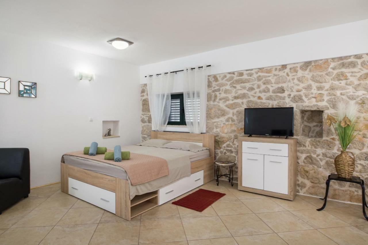 Ana Apartments Блаце Экстерьер фото