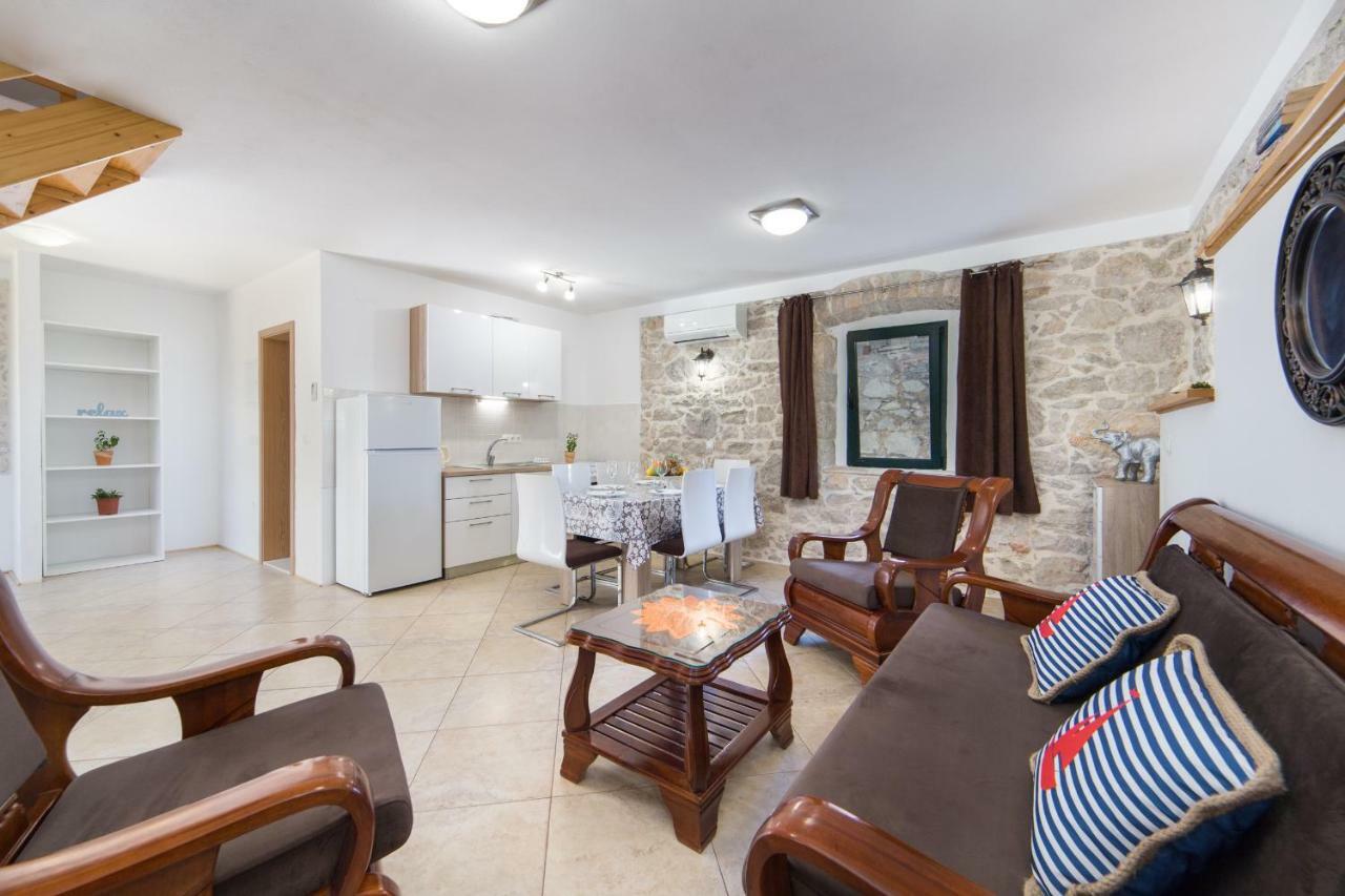 Ana Apartments Блаце Экстерьер фото