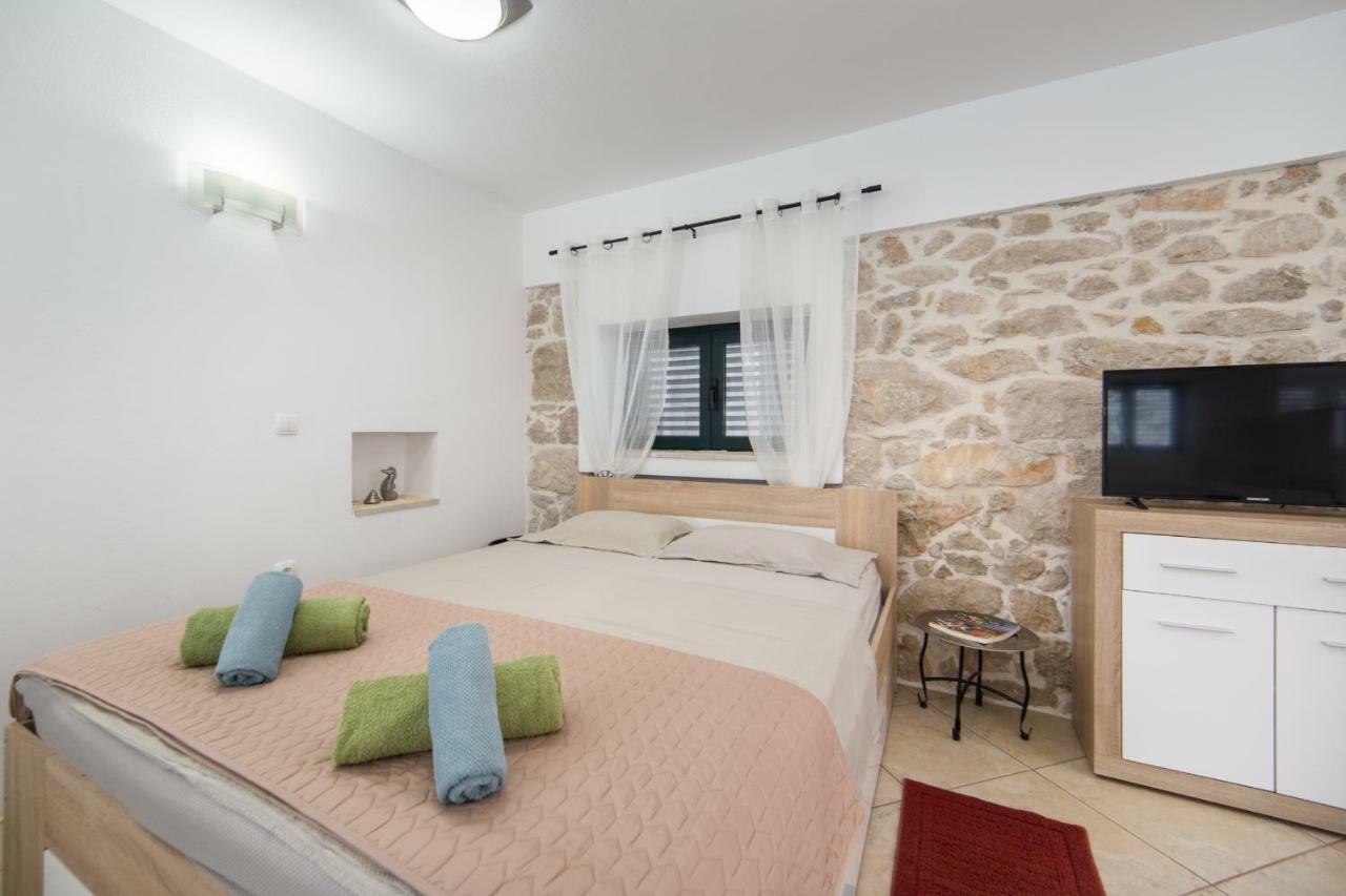 Ana Apartments Блаце Экстерьер фото