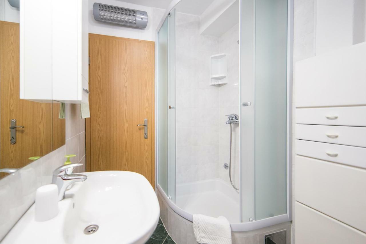 Ana Apartments Блаце Экстерьер фото