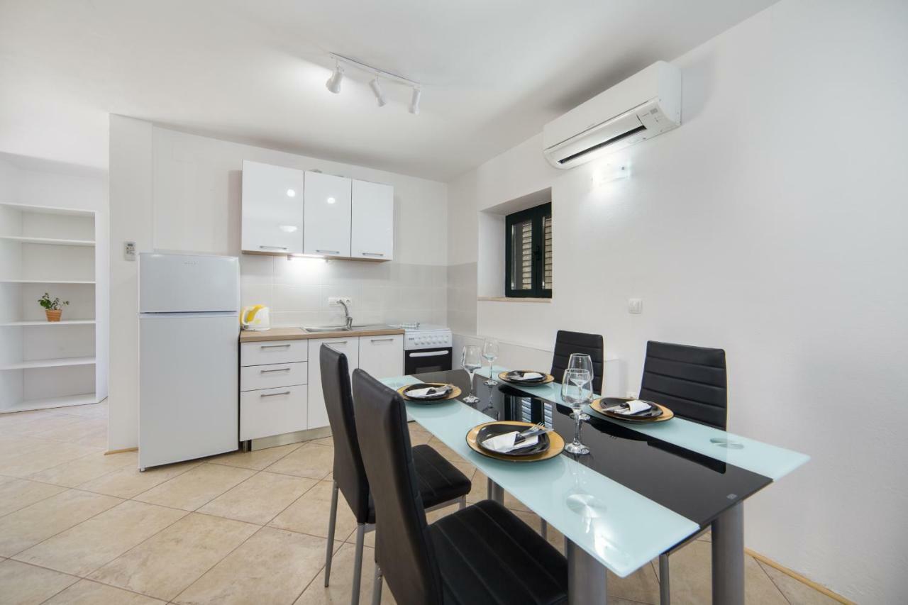 Ana Apartments Блаце Экстерьер фото