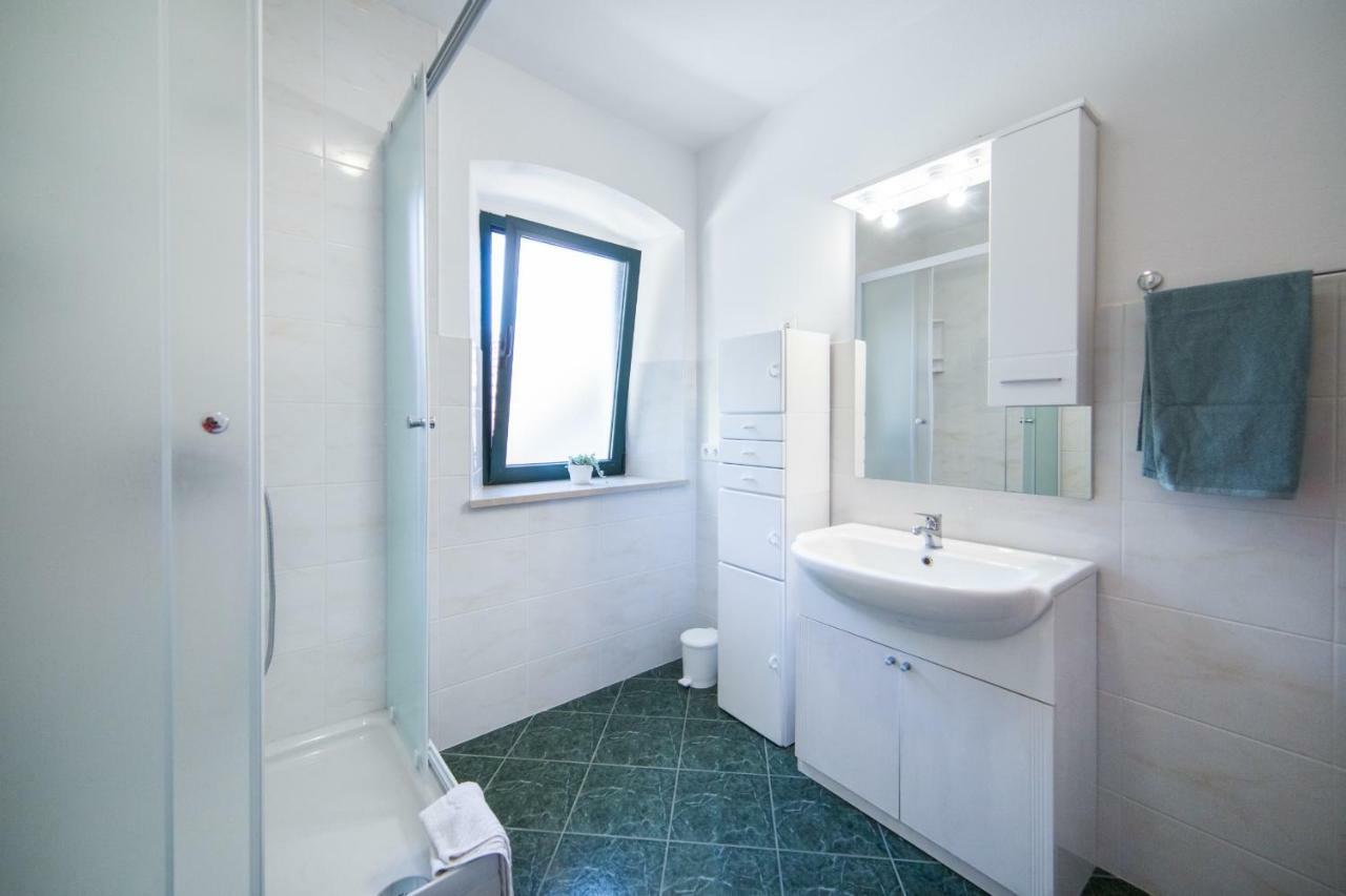Ana Apartments Блаце Экстерьер фото